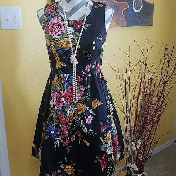 just ginger Dresses & Skirts - 😍 FLORAL DRESS